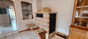 Ehrenmättlehof: Ferienwohnung E01, 85qm, 2 Schlafzimmer, max. 4 Personen-Kachelofen