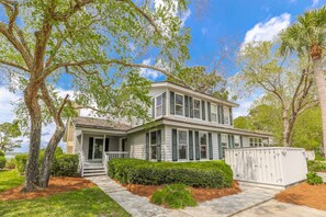23 Lands End - Exterior
