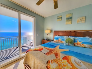 Oceanfront bedroom with private access to the balcony 