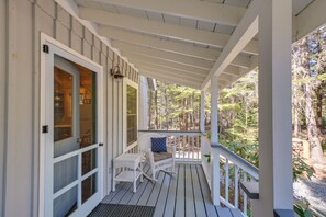 Screened-In Porch