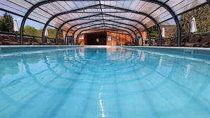 Indoor/outdoor pool