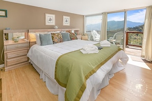 Both bedroom suites are home to comfy king-sized beds.