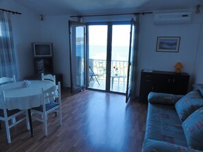 Dining room 2