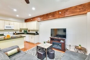Living Space | Free WiFi | Smart TV | Electric Fireplace