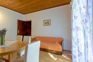 Living room 1