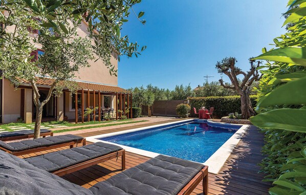 pool