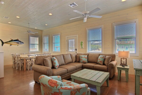 1st Floor - Coxy and comfy, room for all