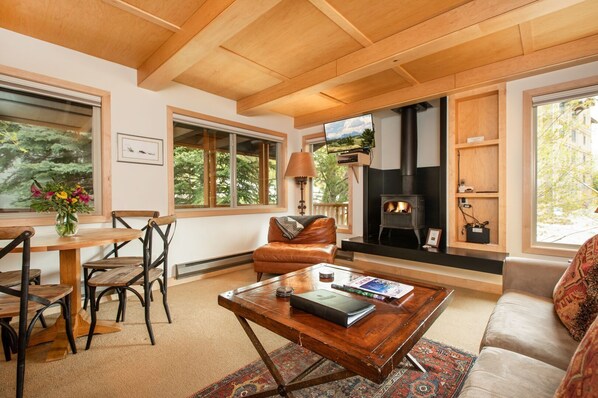 Open Living Space--445 total sq. ft.