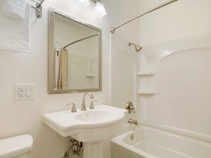 Shower/tub combo in the bathroom