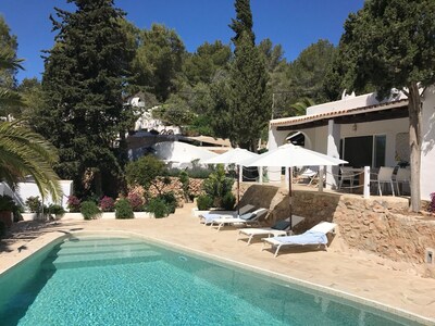 Villa with private swimming pool. Near the beach, ideal for families. Free WIFI