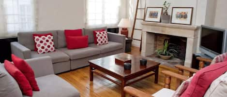 Cosy Living Room in Spacious Triplex Marais