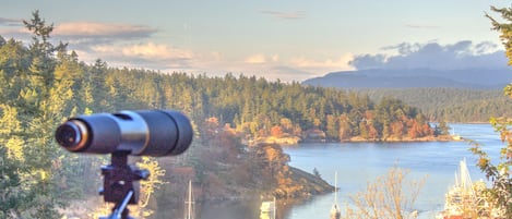 Enjoy a view of the Port of Friday Harbor from the living room!

Please Note, Marina Lookout has a minimum booking/stay requirement of 1 calendar month (27-30 nights depending on monthly calendar). Partial months are only available during the current month if the month has not been rented.