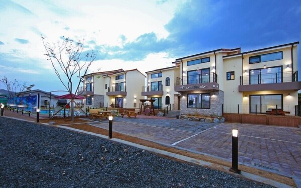 Front of property - evening/night