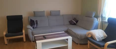 Ferienwohnung mit 80qm, 1 Schlafzimmer, max. 6 Personen-Wohnzimmer