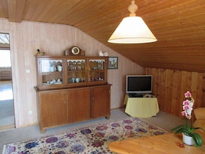 Ferienwohnung bis 4 Personen, Balkon, 69 qm-Wohnzimmer