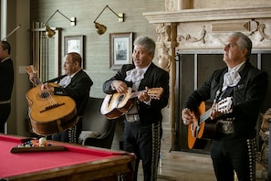 Mariachis in the Party House