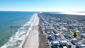 DIRECTLY ACROSS FROM THE BOARDWALK, BEACH ACCESSES, FISHING PIER, DINING/ BARS! 