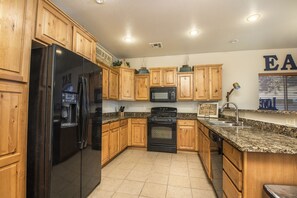 Fully Stocked Kitchen 