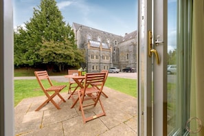 PRIVATE TERRACE OVERLOOKING ABBEY