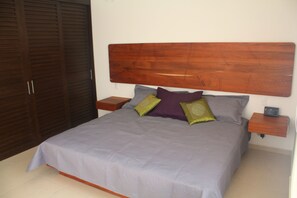 Master bedroom with Serta-equipped king bed and huge closet