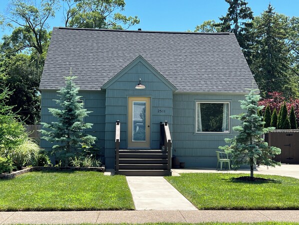 Welcome to Always Miner.    3 bedroom, 2 full bath home 