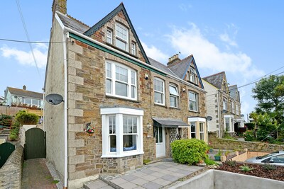 Beautiful Beach House in Perranporth, Cornwall, 300m from the sea