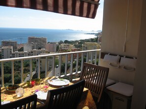 La terrasse vue splendide panoramique sur les îles sanguinaires
