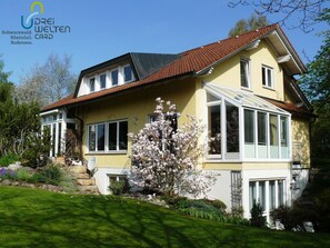 Studio unten, mit Fenster nach Osten und Süden