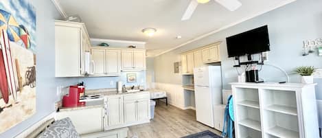 300 sqft studio with kitchen