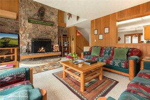 Living Room- Middle Level