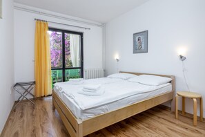 Schlafzimmer 1