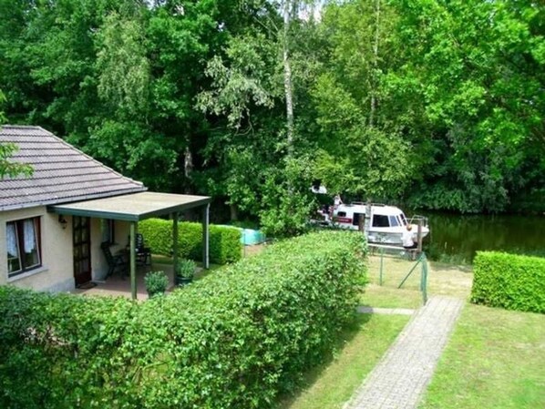 Ferienhaus am Wasser (22758)