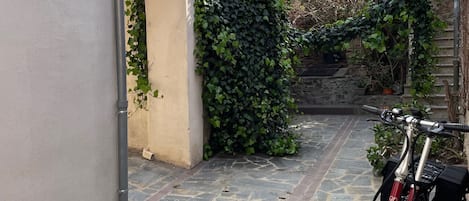 Enceinte de lâhĂ©bergement