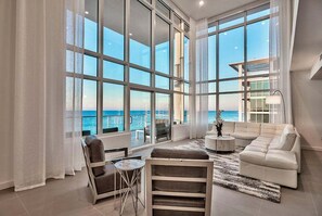 Sky's the Limit - Luxury Beachfront Vacation Rental Condo with Rooftop Community Pool and Hot Tub in Destin, Florida - Five Star Properties Destin/30A