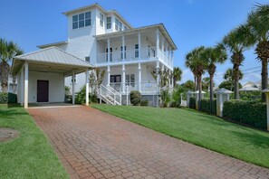 Dream Maker- Exterior View