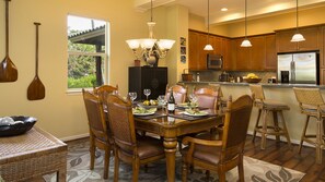 Dining room to kitchen