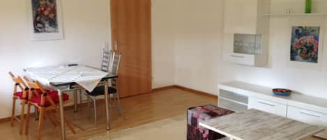 Ferienwohnung, 40qm, 1 Schlafzimmer, max. 2 Personen-Wohn- und Essbereich