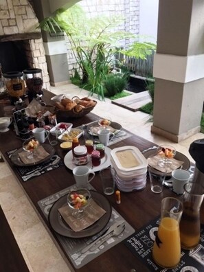 Breakfast area
