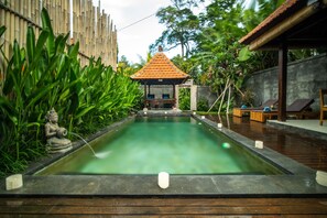 Utomhuspool