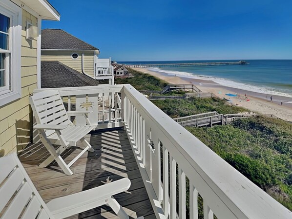Welcome To Sea The Love - Oceanfront Views!