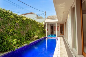 Private pool