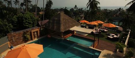 Utomhuspool