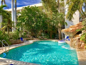 Pool waterfall