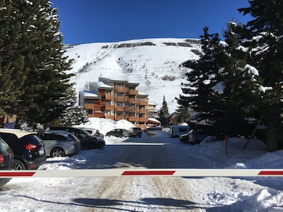 T2 / 3, heart of resort, bottom of slopes, parking, 30m3 + 100m2 terrace