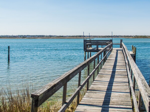 Welcome To Dock Holliday