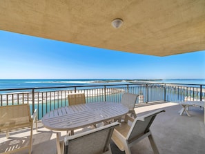 HUGE Wraparound Balcony - Plenty of seating and INCREDIBLE views