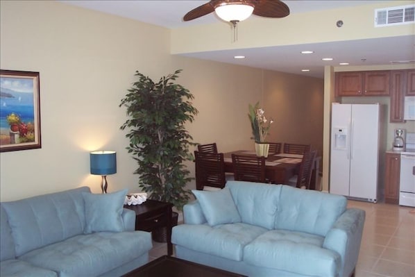 Family room and dining area overlooking the Gulf of Mexico