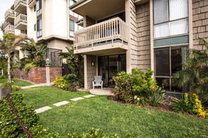 Patio - Grassy Patio
