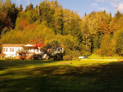 Perfect for groups - common rooms, pool table, sauna, waterfall, pet friendly