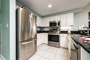 Another look at the beautiful kitchen